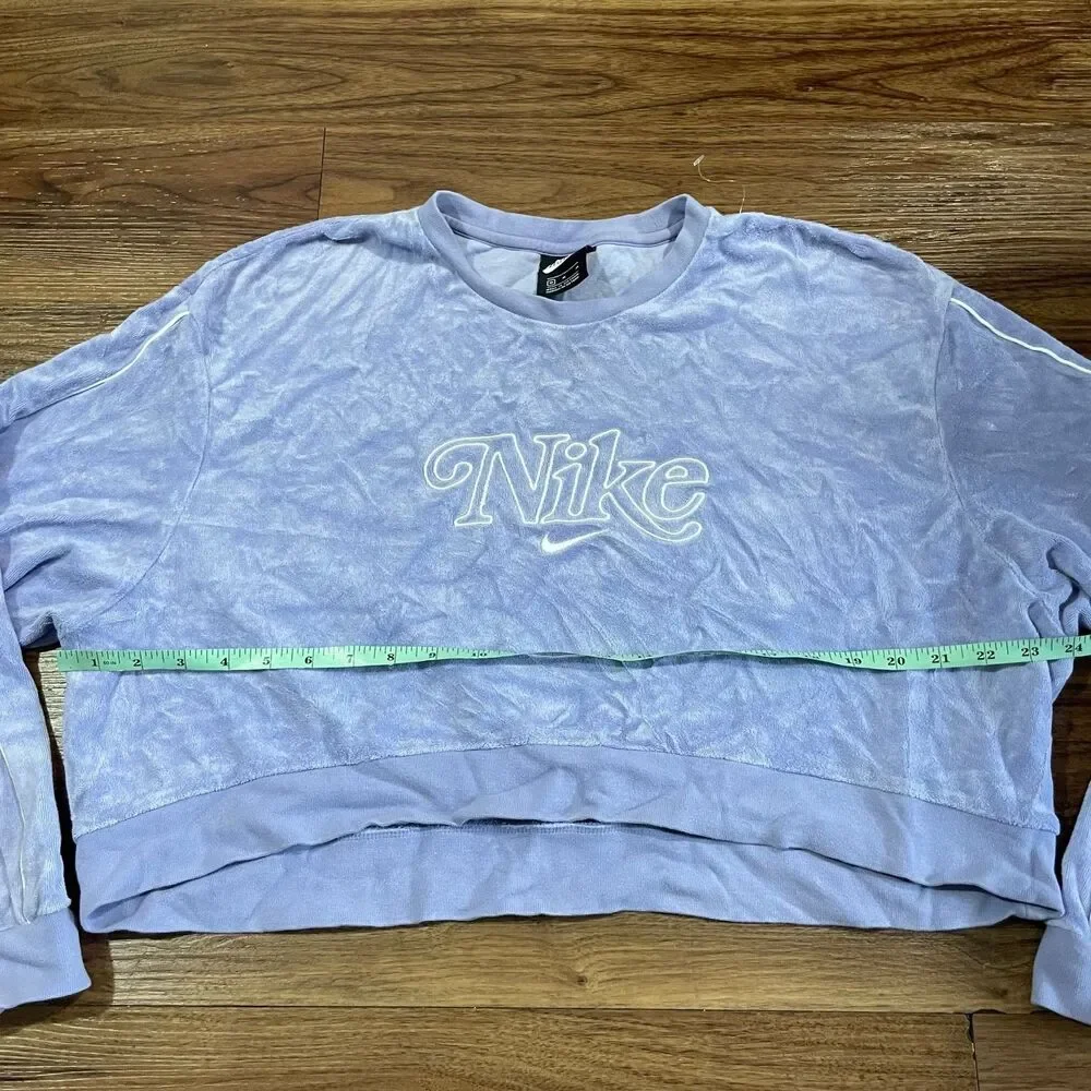 Nike Velour Cropped Sweatshirt Long Sleeve Purple Sweater Womens Size Medium